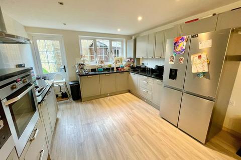 4 bedroom end of terrace house for sale, Cherry Tree Lane, Potters Bar EN6