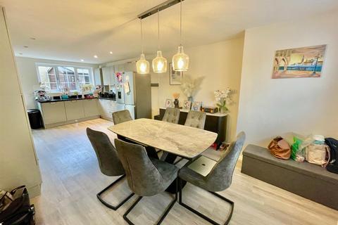 4 bedroom end of terrace house for sale, Cherry Tree Lane, Potters Bar EN6