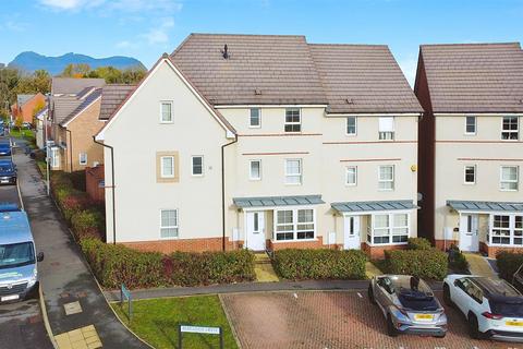 undefined, Burgundy Drive, Hemel Hempstead HP2