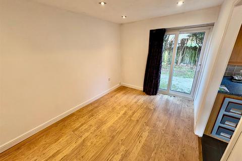 4 bedroom detached house to rent, Candidus Court, Peterborough