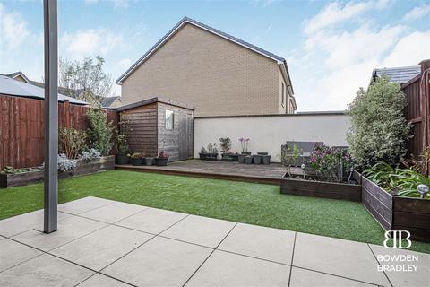 undefined, Yellowpine Way, Chigwell