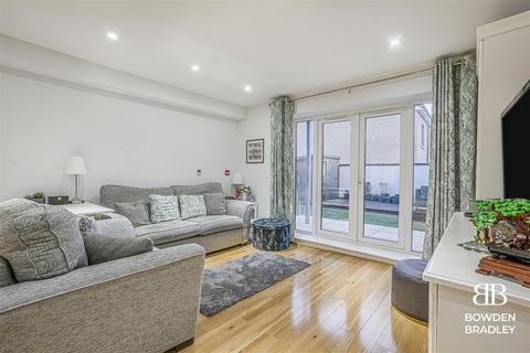 undefined, Yellowpine Way, Chigwell