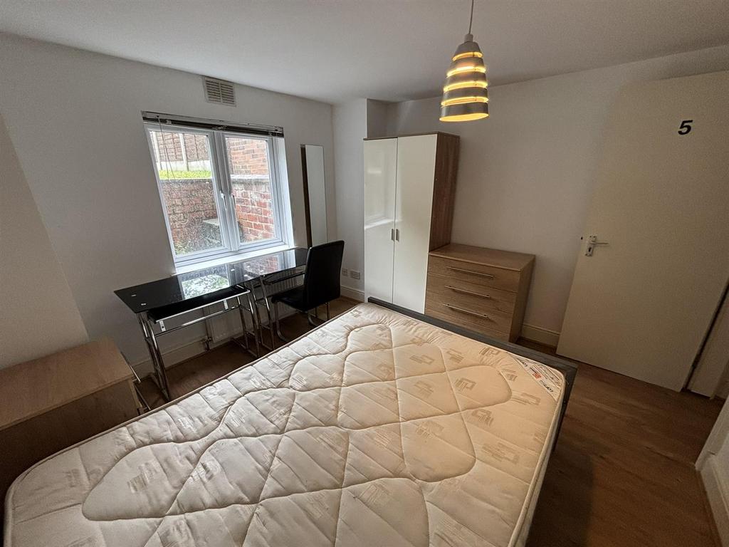 Bedroom 5