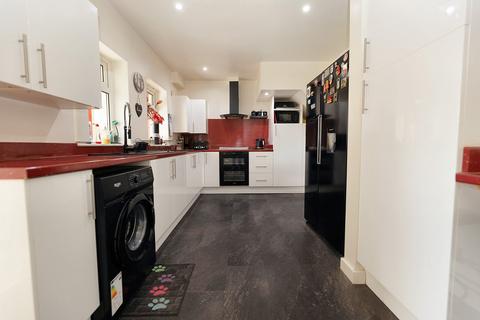 3 bedroom semi-detached house for sale, Kreswell Grove, Harwich, CO12 3