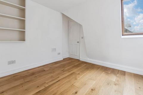 undefined, Wandsworth Bridge Road - London , ,