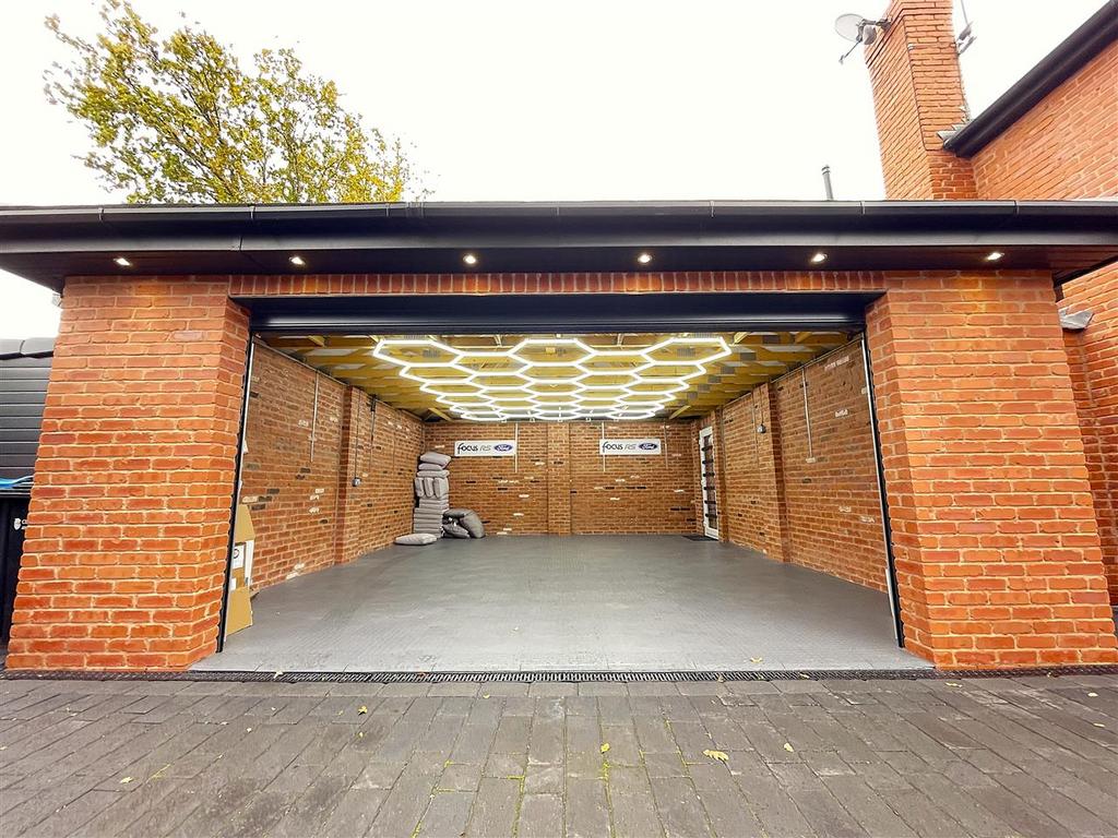 Detached Garage 1