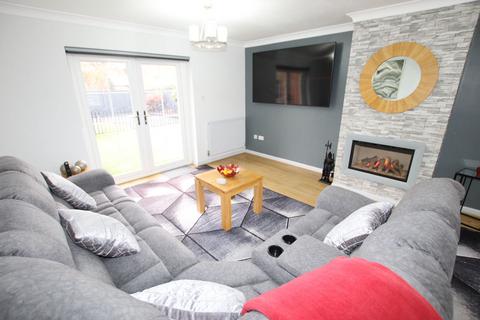 4 bedroom bungalow for sale, Leas Road, Clacton on Sea, CO15