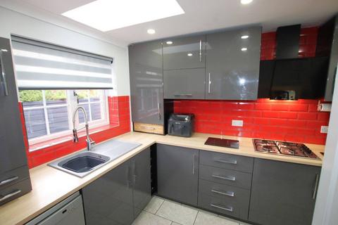 4 bedroom bungalow for sale, Leas Road, Clacton on Sea, CO15