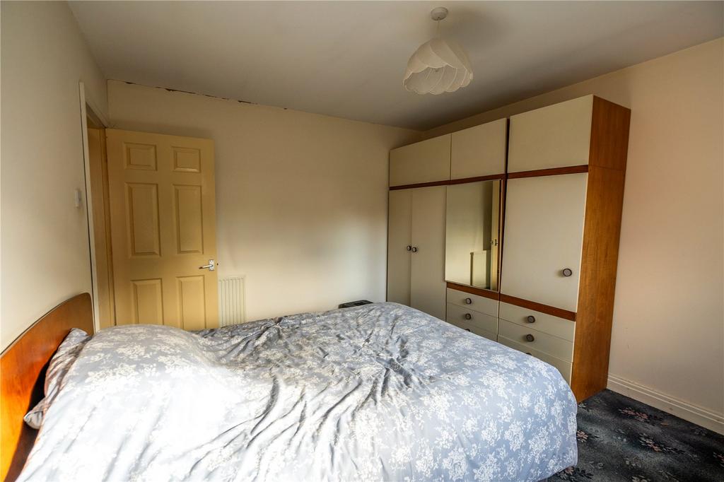 Bedroom 1 (2)