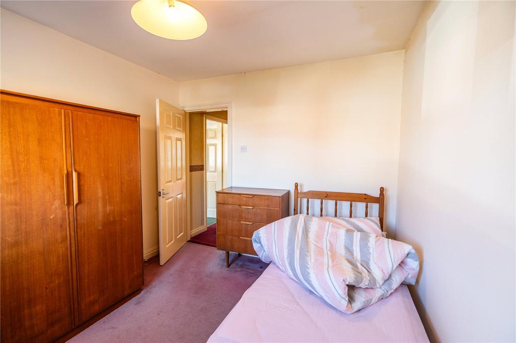 Bedroom 2 (2)