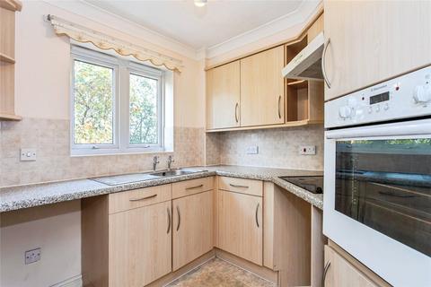 1 bedroom apartment for sale, Montague Court, Westcliff-on-Sea SS0
