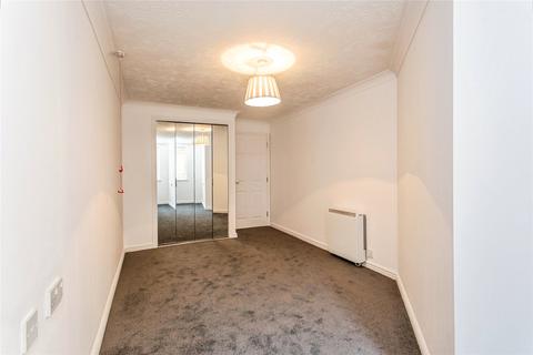 1 bedroom apartment for sale, Montague Court, Westcliff-on-Sea SS0