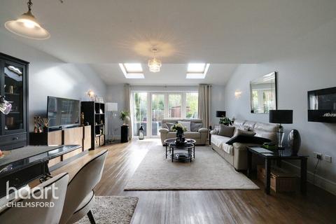 3 bedroom terraced house for sale, William Porter Close, Chelmsford