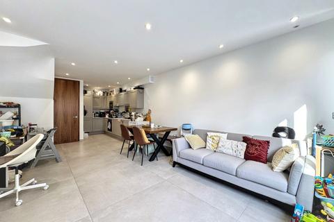 4 bedroom townhouse for sale, Bacon Lane, Edgware, HA8