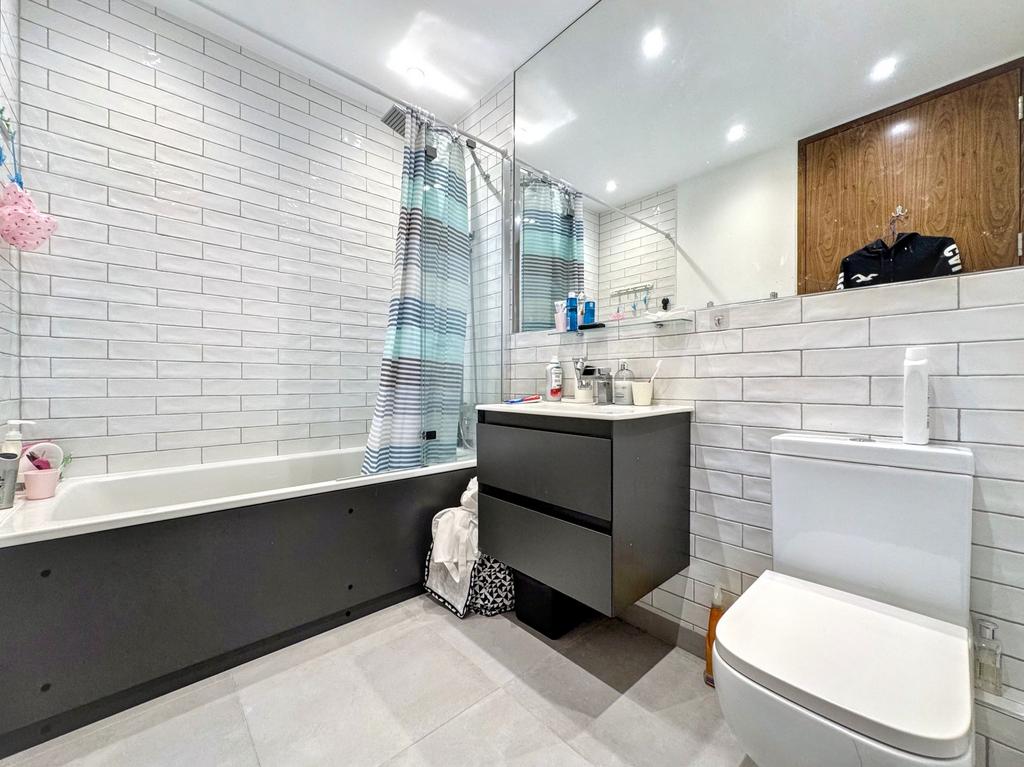 Family bathroom