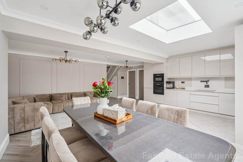 4 bedroom semi-detached house for sale, Woodhall Lane, South Oxhey