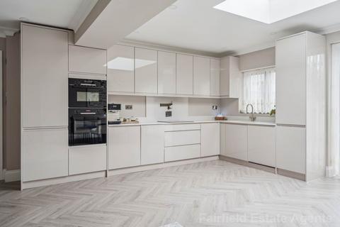 4 bedroom semi-detached house for sale, Woodhall Lane, South Oxhey