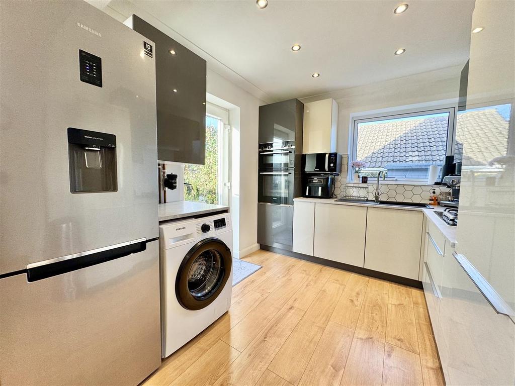 Dining kitchen