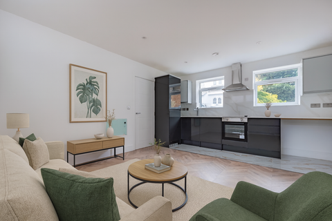 2 bedroom flat for sale, Elmdene Road, London SE18