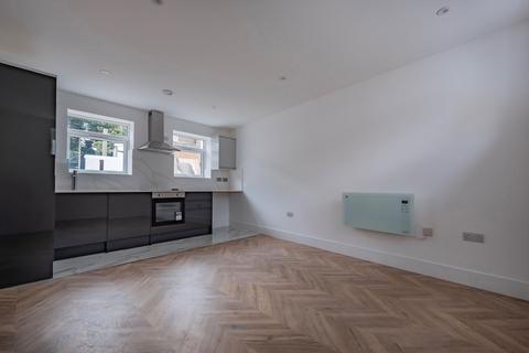 2 bedroom flat for sale, Elmdene Road, London SE18