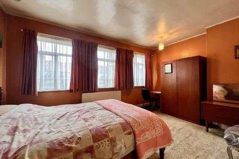 3 bedroom semi-detached house for sale, Sheringham Avenue, Manor Park, E12
