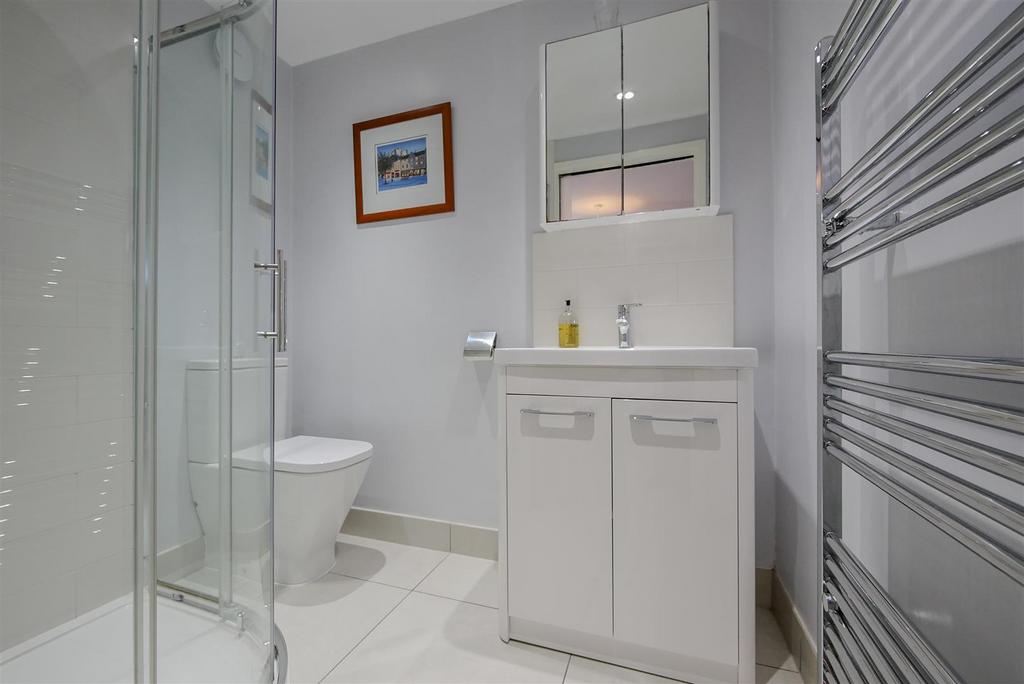 En-Suite (2)