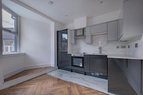 2 bedroom duplex for sale, Elmdene Road, London SE18
