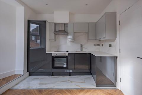 2 bedroom duplex for sale, Elmdene Road, London SE18