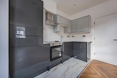 2 bedroom duplex for sale, Elmdene Road, London SE18