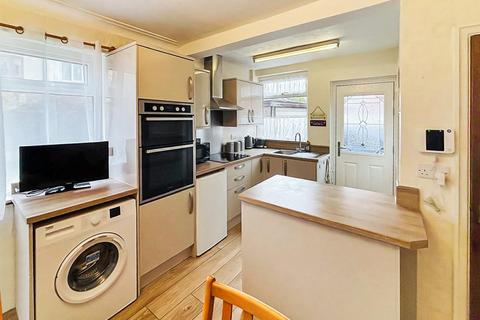 3 bedroom semi-detached house for sale, Green Hill Mount, Leeds