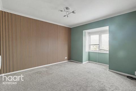 1 bedroom apartment for sale, Rushdon Close, Romford, RM1 2RE