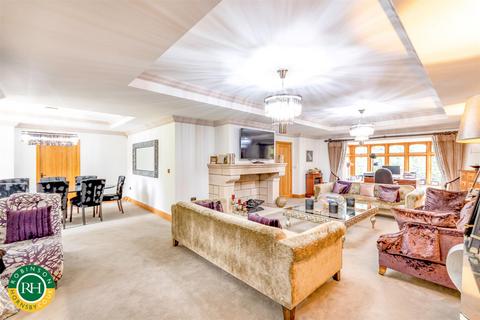 5 bedroom detached house for sale, Warnington Drive, Doncaster