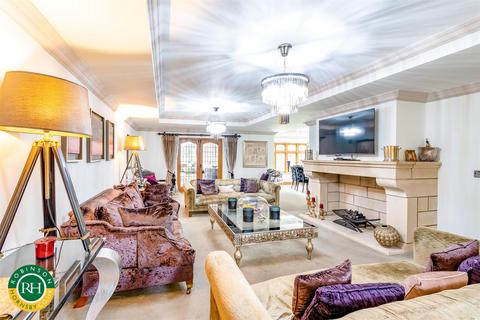 5 bedroom detached house for sale, Warnington Drive, Doncaster