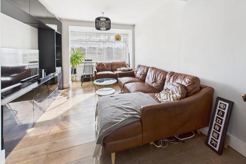 3 bedroom terraced house for sale, Malcolm Road, Coulsdon CR5