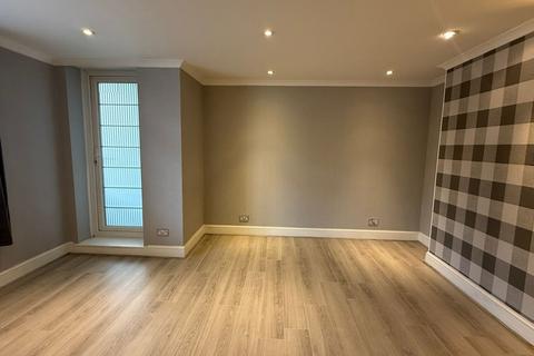 3 bedroom flat to rent, Brook Lodge, North Circular Road, Golders Green, London, NW11