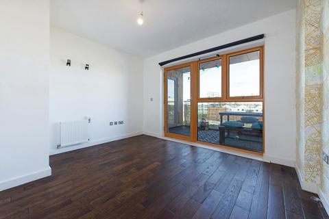 2 bedroom flat to rent, Pedley Street, London E1