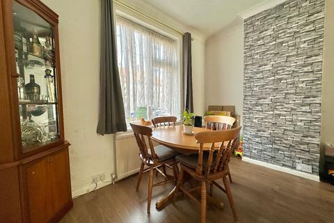 3 bedroom terraced house for sale, Valence Wood Road, Dagenham