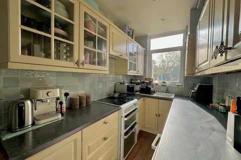 194 Valence Wood Road, Dagenham, RM8 3AH