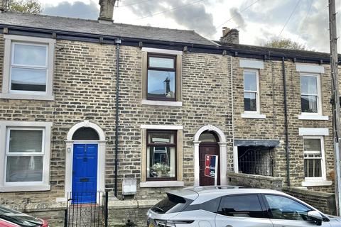 Pikes Lane, Glossop