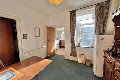 undefined, Pikes Lane, Glossop
