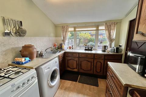 undefined, Pikes Lane, Glossop