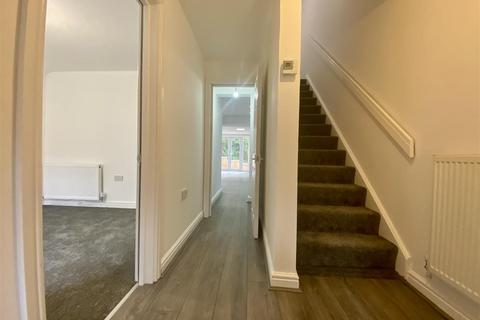 5 bedroom detached house to rent, Caistor Close, Manchester