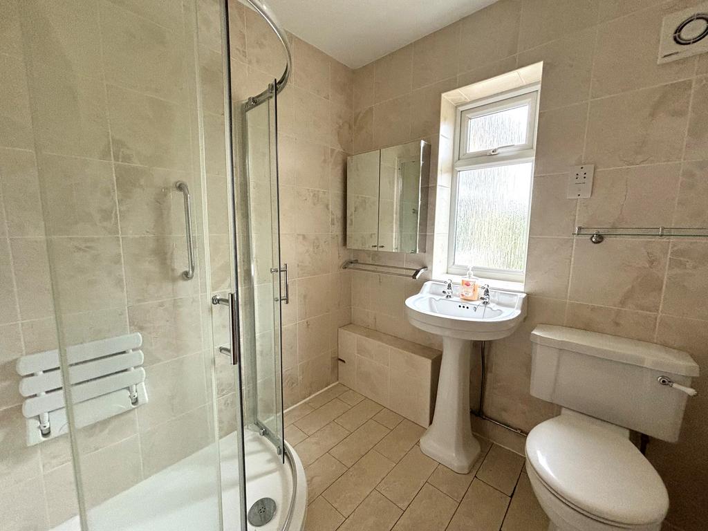 13 manor road bathro