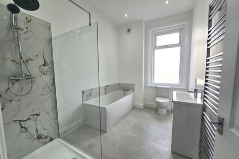 2 bedroom apartment to rent, 317 Rothbury Terrace
