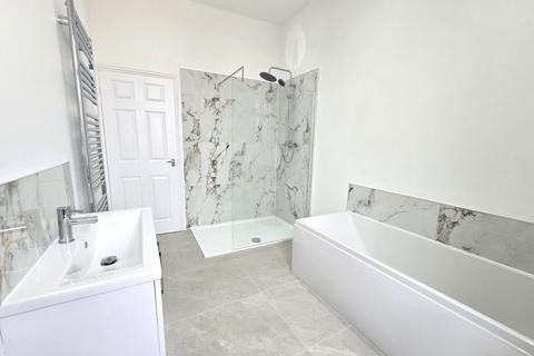 2 bedroom apartment to rent, 317 Rothbury Terrace