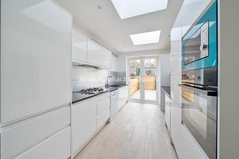 undefined, Halliwick Road, London, N10