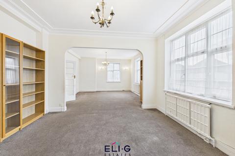 3 bedroom flat for sale, Windsor Court, Highfield Gardens, Golders Green Road, NW11