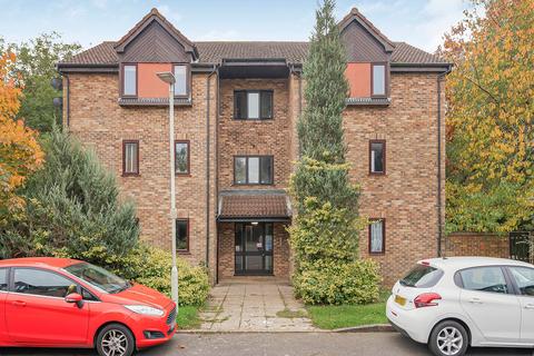 2 bedroom flat for sale, Leysdown, Welwyn Garden City, Hertfordshire, AL7