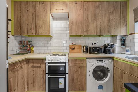 2 bedroom flat for sale, Leysdown, Welwyn Garden City, Hertfordshire, AL7