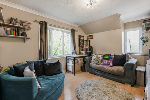 2 bedroom flat for sale, Leysdown, Welwyn Garden City, Hertfordshire, AL7